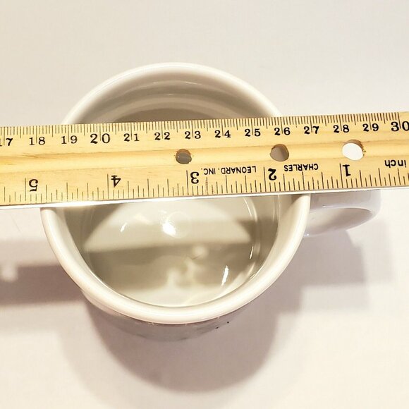 The Sakura Table by Oneida Fiddlestix Holiday Cats 4 PC Mug set Kittens in Coats - Picture 10 of 11